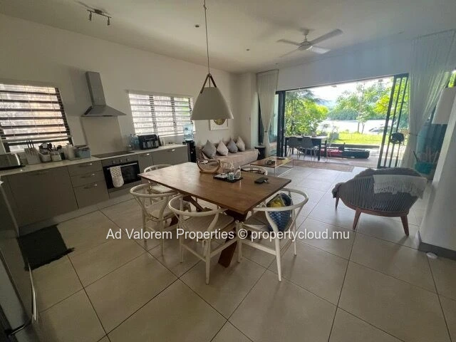 Duplex 3 Chambres à Vendre à La Mivoie, Rivière Noire – Vue sur la Rivière et les Montagnes