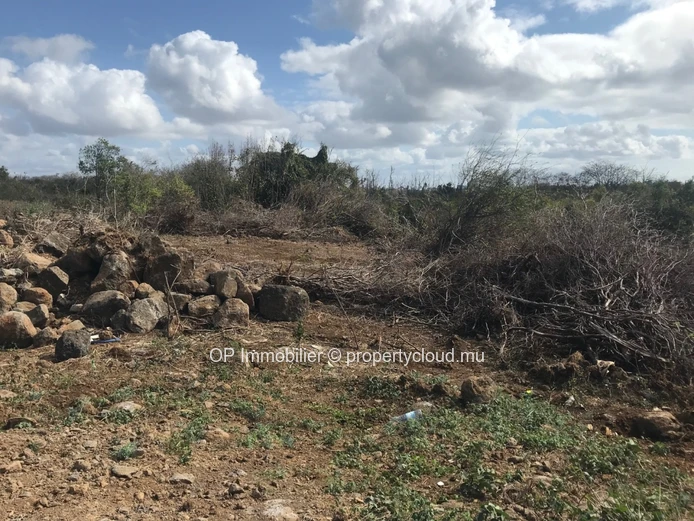 Terrain résidentiel de 3 517 m² à vendre à Grand Baie