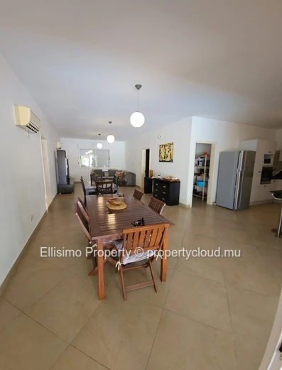 Villa avec Piscine Privée à Vendre – Résidence Sécurisée à Pointe aux Piments
