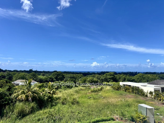 Superbe villa d'architecte avec piscine, vue et vie moderne élégante