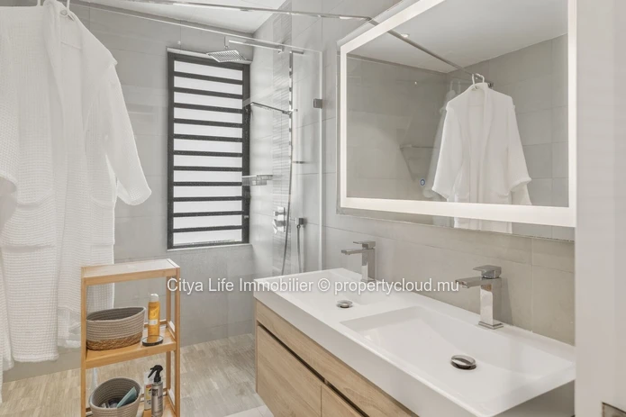 Furnished 3-Bedroom Penthouse with Pool in Pointe aux Biches
