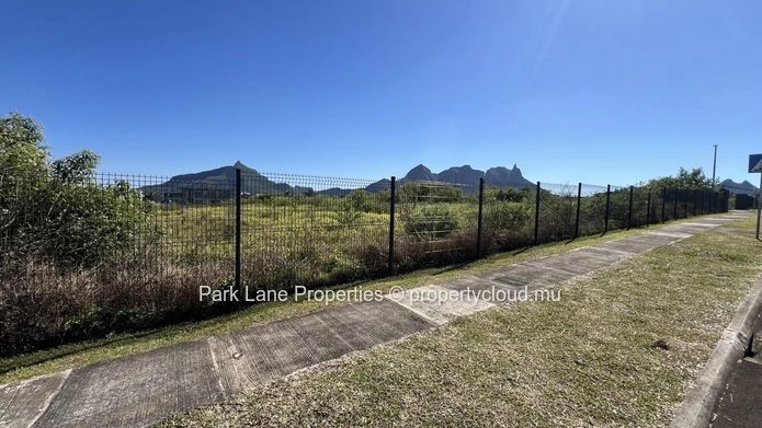 Terrain résidentiel 581 m² dans la Smart City de L’Avenir – Vue montagne, Moka