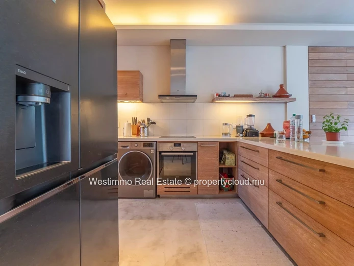 3-bedroom duplex with private pontoon at La Balise Marina