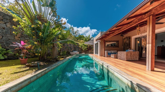Élégante Villa de Style Balinais avec 3 Chambres, Piscine et Kiosque