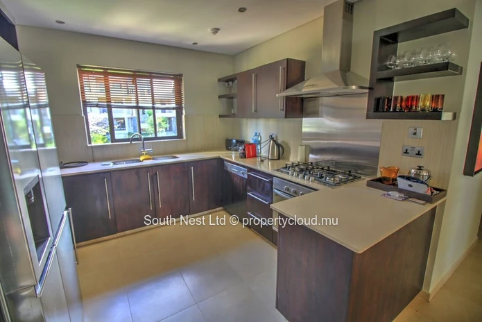 Luxury 3-Bedroom Sea View Apartment in Prestigious Golf Estate