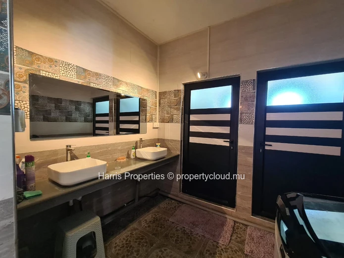 For Sale – Elegant & Spacious 5,000 ft² Home | Rs.