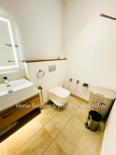 "PET-FRIENDLY" Beachfront Apartment