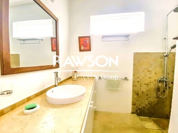 4 Bedroom Villa
