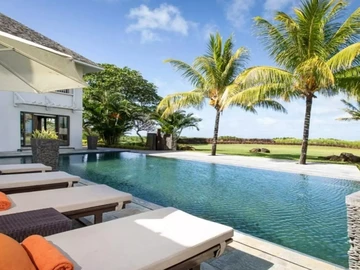 5 Bedroom Villa