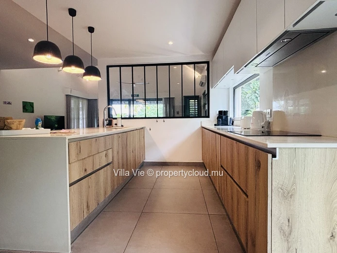 Grand Gaube - 4-bedroom ensuite villa with swimming pool