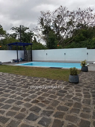 Villa Neuve à Vendre – Calodyne (Achevée en août 2025)