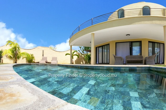 Villa 3 Chambres à Louer avec Piscine, Accès Salle de Sport et Vue sur Mer – Maurice