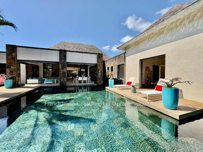 Villa d'exception, 495 M2 habitable, 1040 M2 de jardin tropical a Pereybere 
