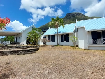 6 Bedroom House