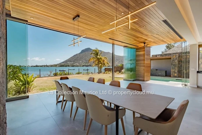 Villa I Black River I Beachfront