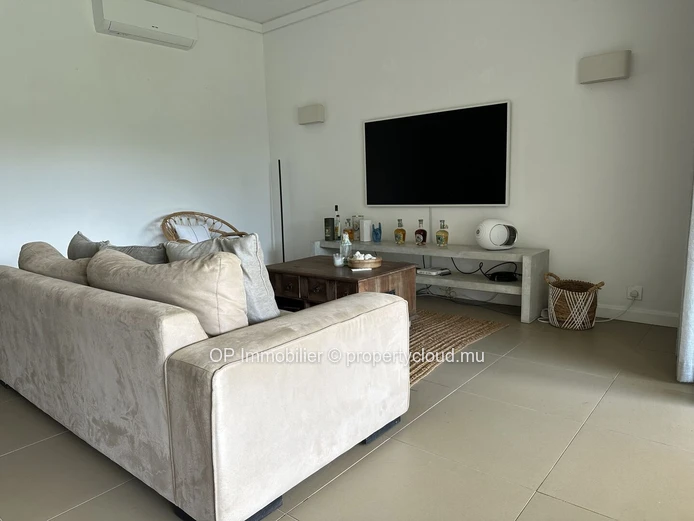 Appartement IRS 3 chambres avec piscine à vendre à Roches Noires