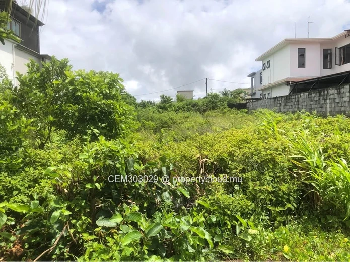10.19 perches de terrain résidentiel à vendre à Morc Riverland Camp Caval Curepipe