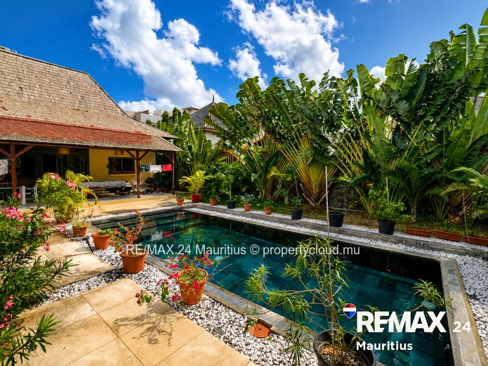 Tropical Family Villa with Pool & Independent Studio - Grand Baie, Chemin Vingt Pieds 3 En-Suite Bed