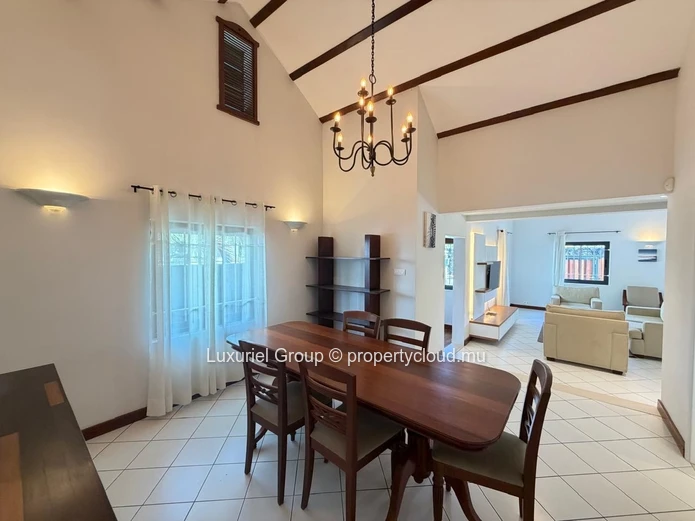 Spacious Villa with Private Pool in Pereybere