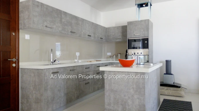 Superbe Penthouse Meublé à Louer à Black River – 150 m² (Mandat exclusif)