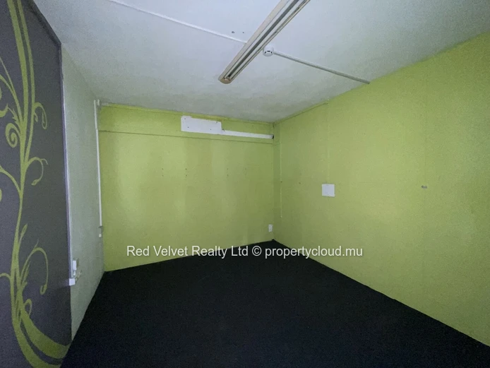 Large 4,000 sqft Office with Wraparound Balcony – Ideal for Call Centre | Quatre Bornes