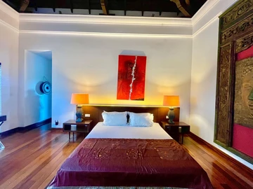 7 Bedroom Villa
