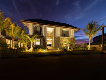 6 Bedroom Villa