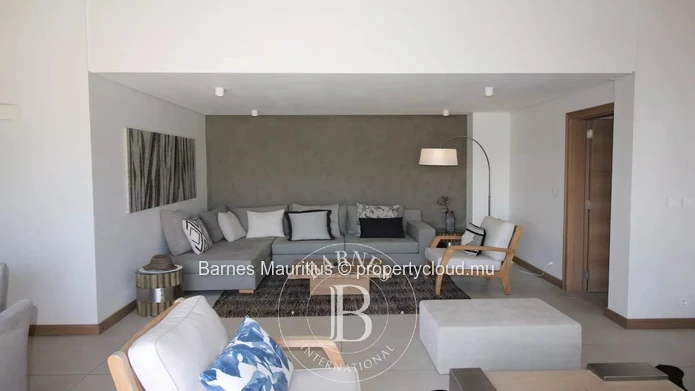MONT CHOISY – Penthouse meublé proche de la plage - 2 chambres