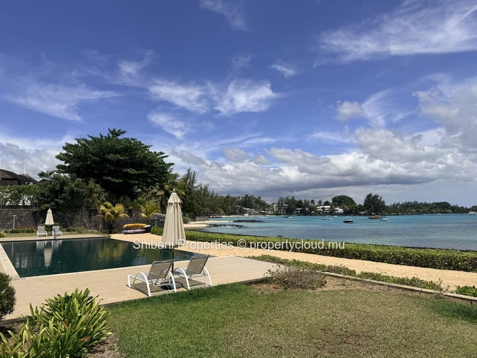 Penthouse de 384 m² à vendre à Péreybère avec 3 chambres