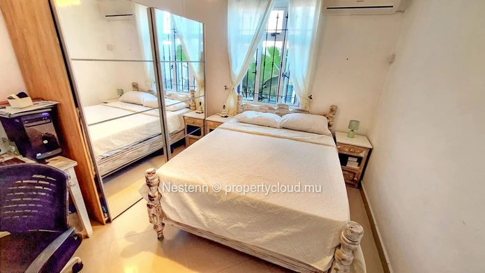 Charming 6 bedroom house with a swimming pool