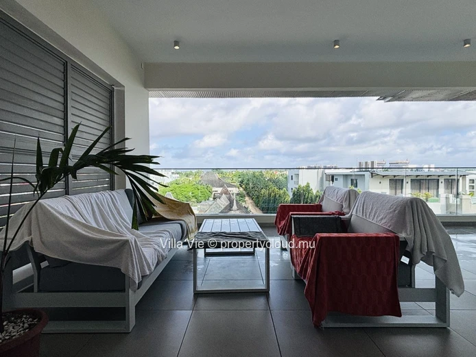 Péreybère - 3-bedroom penthouse with private pool in a secured residence