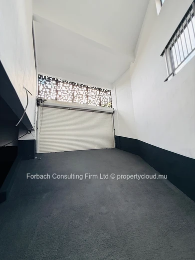 For sale : Prestigious Building ideal for offices and commerce 