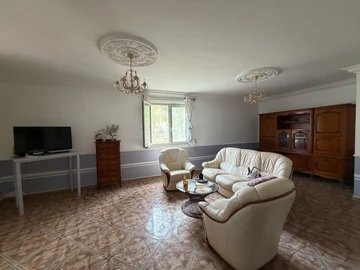 8 Bedroom House