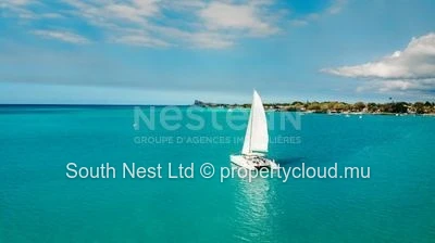 Seaview 3-bed apartment