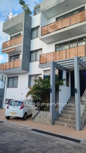 À Vendre – Appartement Duplex à Flic en Flac