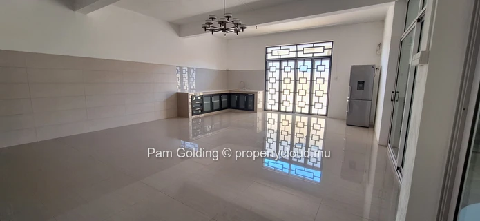 An Extraordinary Residence in the Heights of Candos (Sole Mandate)