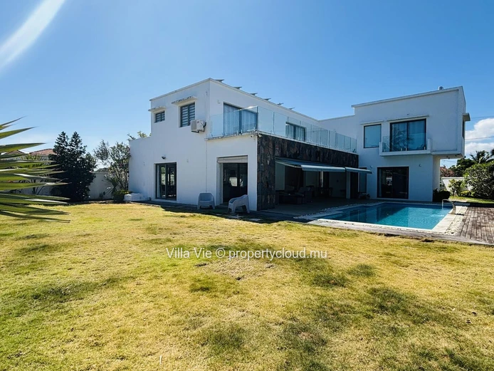 Pereybere - Maison familiale de 4 chambres avec piscine au sel et jardin