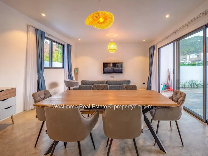 LA GAULETTE - New and modern 3-bedroom villa with swimming pool