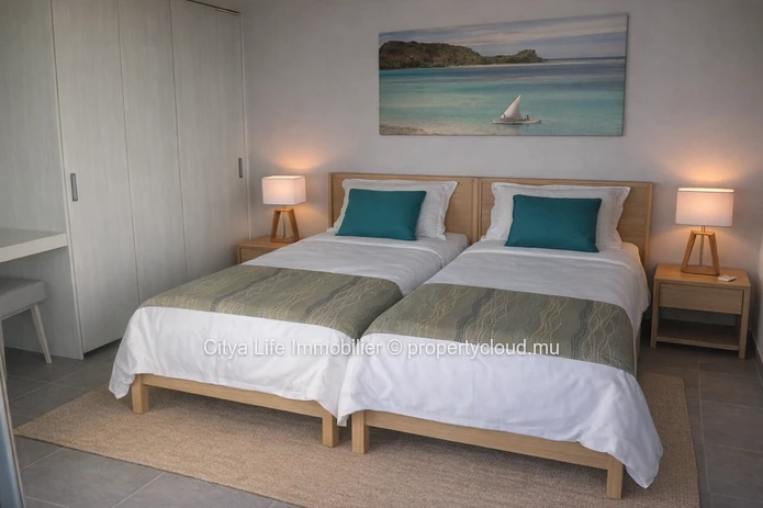 Exceptional 3-Bedroom Garden House with Private Garden at Choisy les Bains