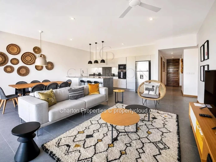 Elegant 3-bedroom apartment with en-suite bathrooms, a terrace, and exclusive amenities in Grand Gaube