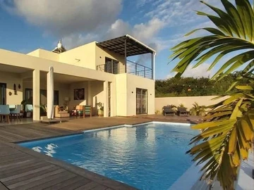 4 Bedroom Villa