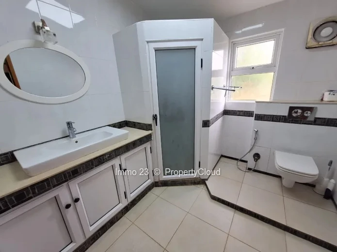 Maison / Villa - 3 chambres - Midlands - Ref. MA97621VE