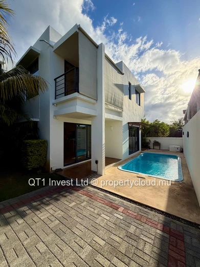Nice Duplex In Mon Choisy