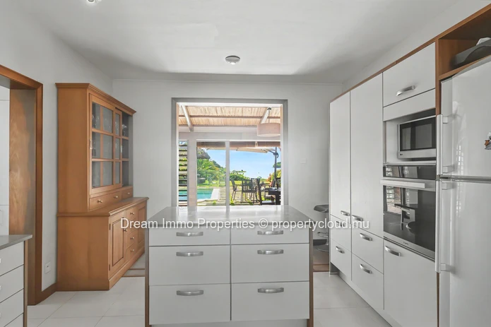 Exclusive 4-bedroom beachfront villa with private pool & ocean view in Poste de Flacq – Mauritius