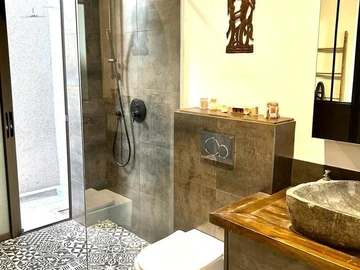 6 Bedroom Villa