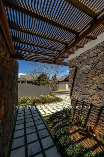 Elegant 3-Bedroom Villa with Private Garden Near Grand Baie