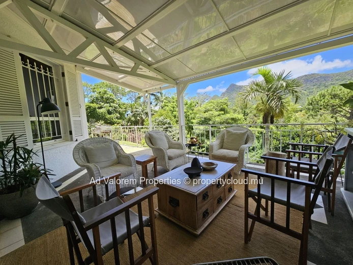 Maison contemporaine en toute propriété - 180 m², 3 chambres, 2 salles de bain | Moka