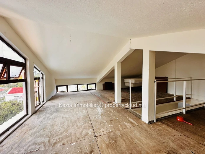 Charming Villa In Calodyne