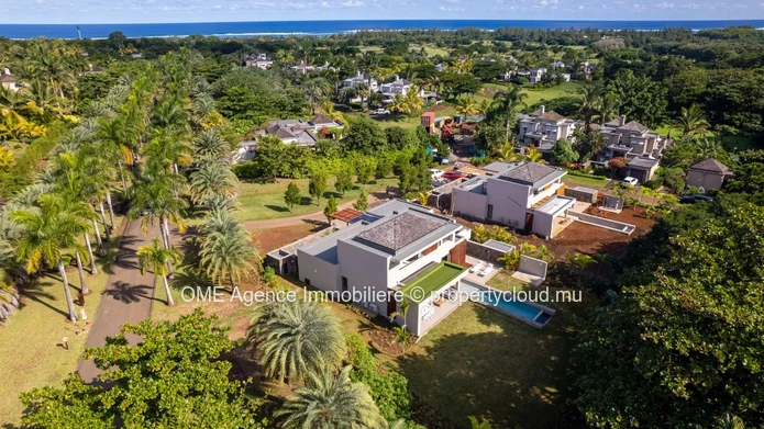 BEL OMBRE - Luxury villa in the heart of a 2500 hectare estate - 3 bedrooms