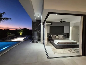 4 Bedroom Villa